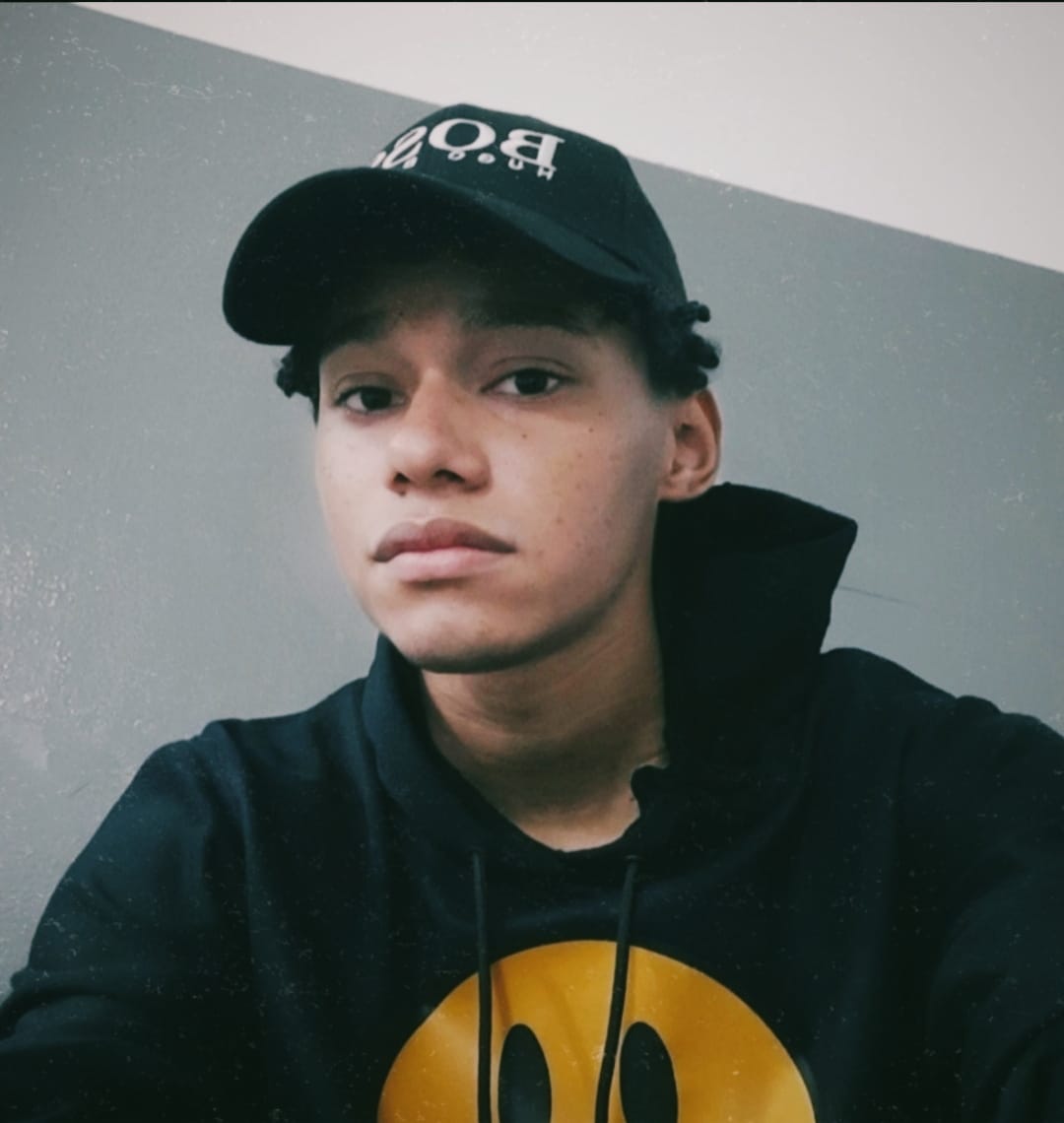 Retrato de Justin Hernandez, desarrollador fullstack junior y soporte en Pallet Connect